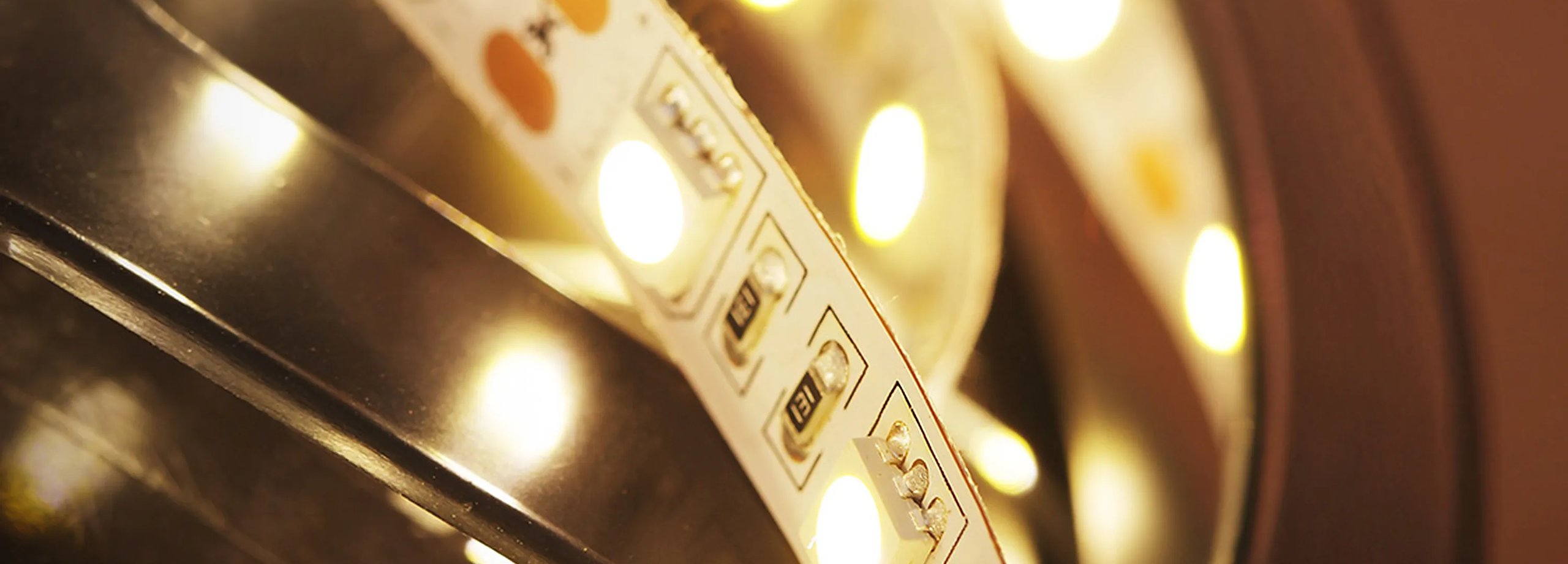 Luces LED en tu barco: ¿cómo montarlas?