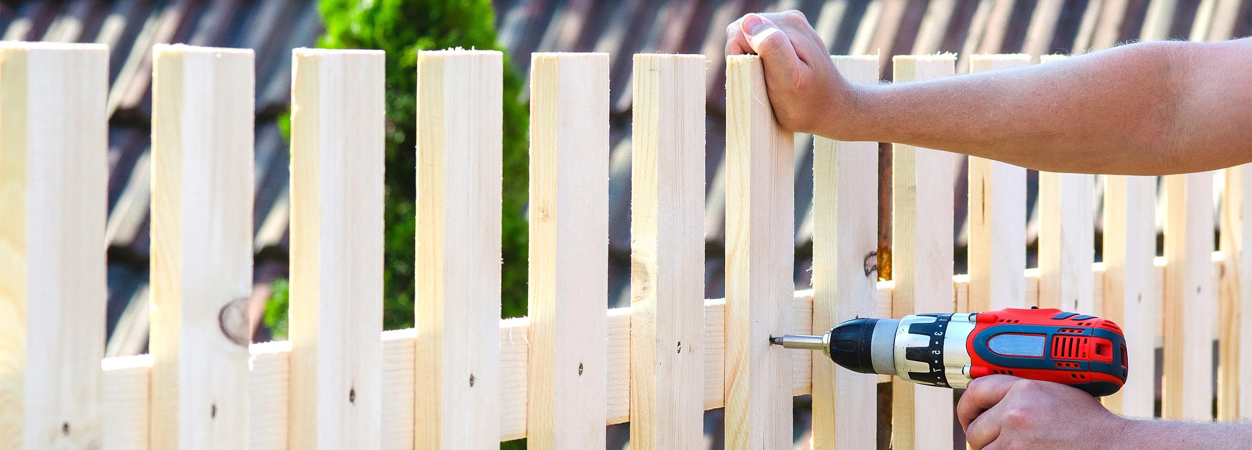 Holzzaun bauen