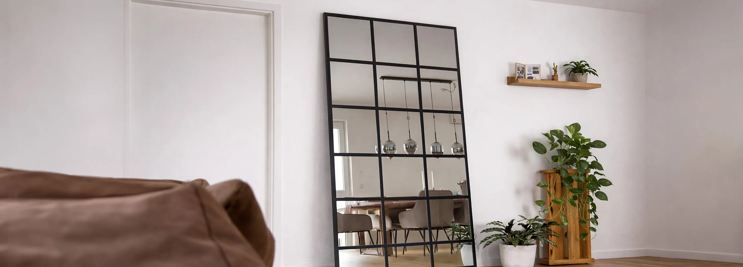 Fensterspiegel im Industrial Stil