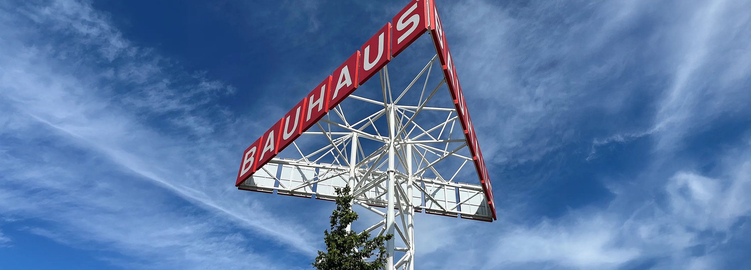BAUHAUS plant Übernahme von bis zu sieben Hellweg/BayWa Bau & Garten-Standorten