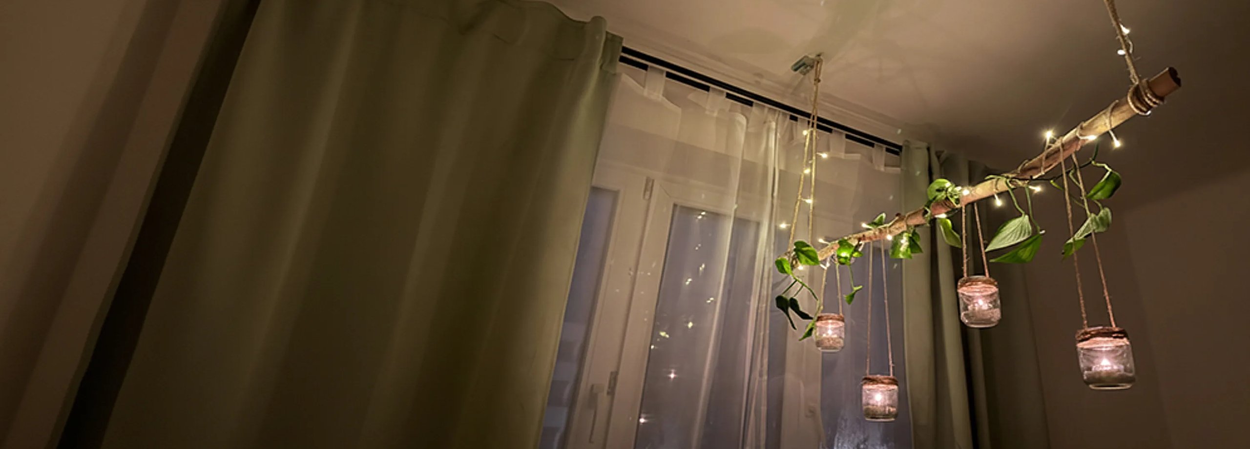 Romantische Atmosphäre mit dem selbstgemachten Lichterzweig schaffen