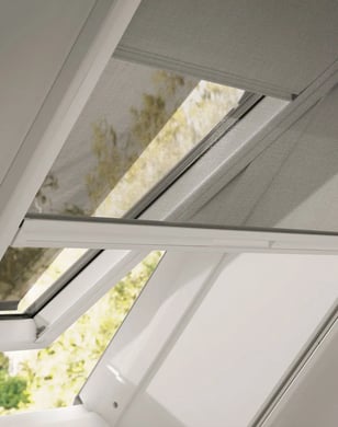 Praktischer Insektentschutz von Velux für Dachfenster