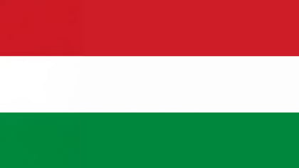 Flagge von Ungarn mit horizontalen Streifen in Rot, Weiß und Grün. Symbol für das Land und seine Nationalität.