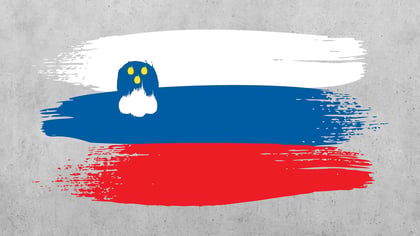 Bandera de Eslovenia a pinceladas: franjas blanca, azul, roja con el Triglav y tres estrellas amarillas.