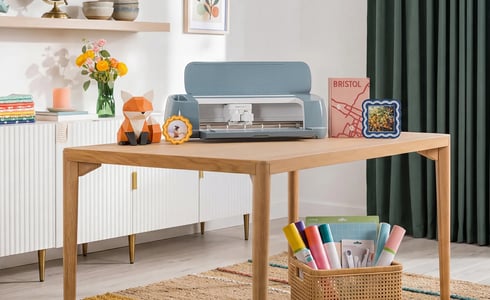 Cricut Aktionsangebote auf ausgewählte Maschinen und 25 % Rabatt auf Zubehör.
