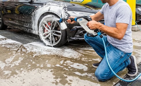 MultiJet 18V im Handel oder Online kaufen und GRATIS zwei Zubehör-Teile sichern!