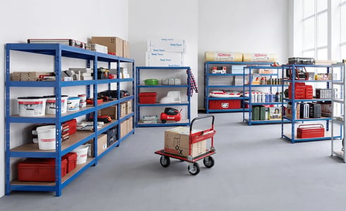 Regale in der Werkstatt von Regalux