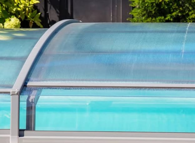 Cómo climatizar una piscina: fases del proyecto