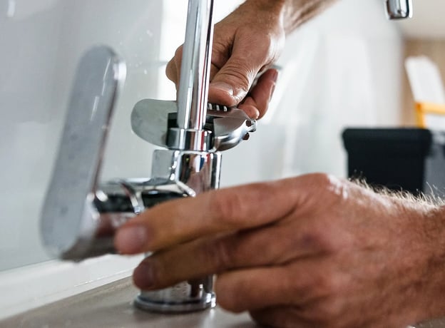 5. Schritt: Wasserhahn wieder zusammensetzen