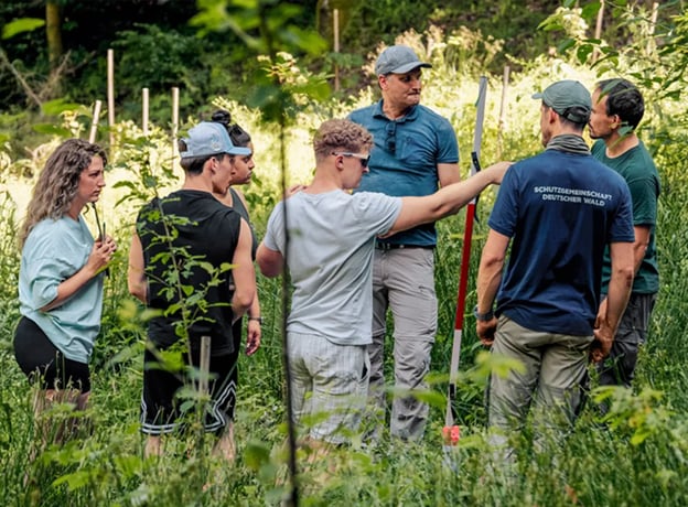 Waldtag für BAUHAUS Azubis in Heppenheim: Anschaulicher Waldschutz – Verantwortung für Morgen