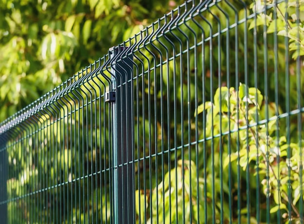 Vor der Montage: Anforderungen an das Aufstellen der Zäune
