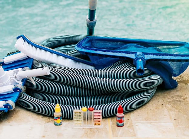 Wie entstehen Algen im Pool?