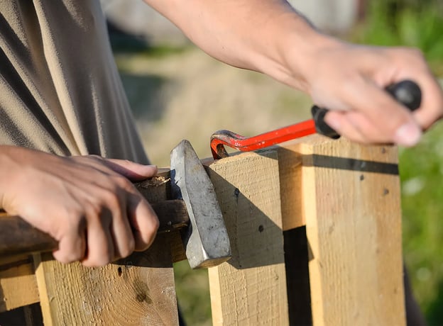 Tipps zur Pflege und Wartung des gestrichenen Zauns