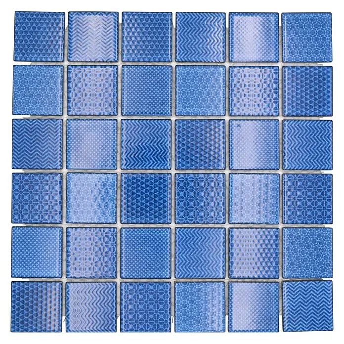 Mosaikfliese Quadrat Celadon Heritage CH C2 - 29,8 x 29,8 cm, Blau, Glänzend - Nahaufnahme eines blauen Mosaikfliesenmusters mit verschiedenen Texturen, ideal für Badezimmer- und Küchendekorationen.