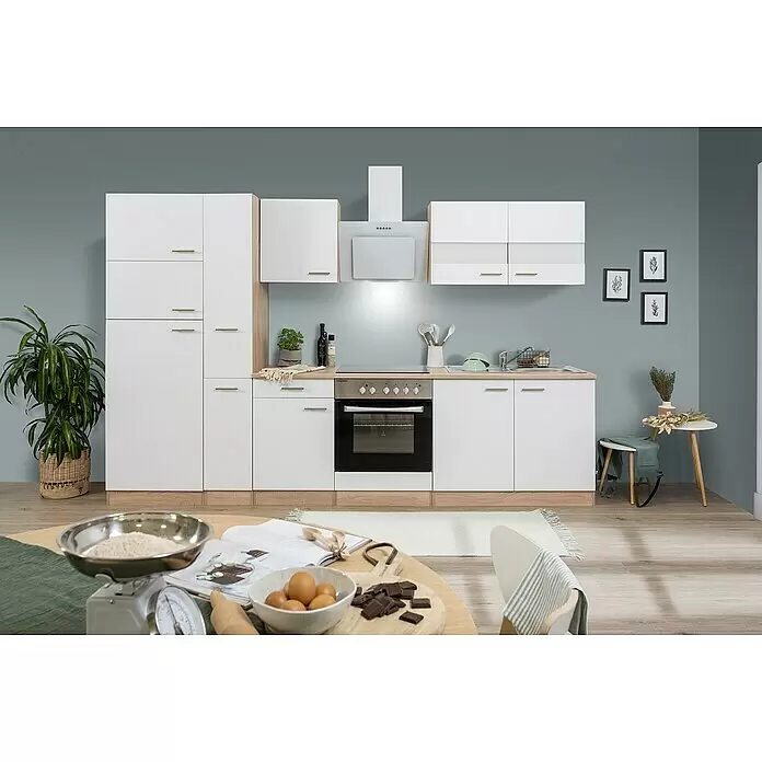 Respekta Küchenzeile Merle Typ 2 - Breite: 300 cm, Weiß, Mit Elektrogeräten, Volumen Backofen: 72 l - Weiße Küchenzeile mit hellen Holzdetails und Metallgriffen, bestehend aus Backofen, Kochfeld und Spüle, in einer modernen Küche.