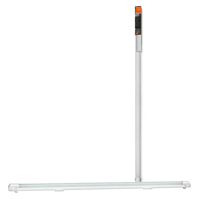 Ledvance LED-Lichtleiste Power BattenL x B x H: 120 x 4,1 x 4,8 cm, Lichtfarbe: Kaltweiß, 24 W, 220 V - 240 V - Eine Lampe mit einem langen, weißen Leuchtstab, der an einem senkrechten Pfosten befestigt ist.