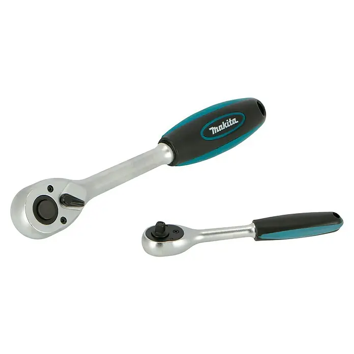 Makita Werkzeugkoffer E-10883 - L x B x H: 420 x 312 x 130 mm, 221 -tlg. - Zwei Makita-Ratschenschlüssel: ein langer und ein kurzer. Beide haben einen schwarzen und türkisfarbenen Griff und einen silbernen Kopf.