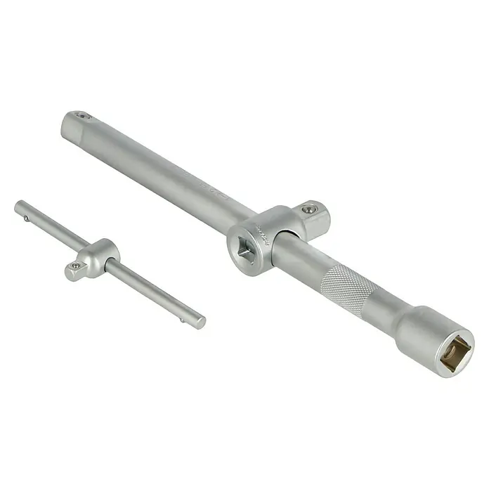 Makita Werkzeugkoffer E-10883 - L x B x H: 420 x 312 x 130 mm, 221 -tlg. - Detailaufnahme eines silberfarbenen Gleitgriffs und eines T-Griffs für Steckschlüssel, Werkzeuge für den professionellen Einsatz.