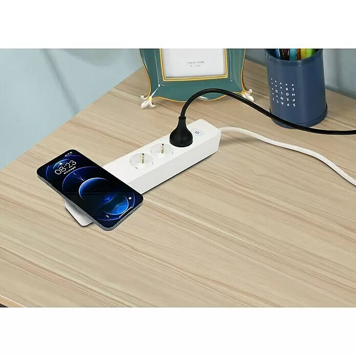 Voltomat USB-Adapter Typ A & C Wireless charging - Weiß - Anwendungsbeispiel