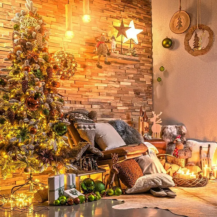 Dekokranz Zapfen, Schneekugeln, Holzsterne - Durchmesser: 33 cm - Stimmungsvolle Weihnachtsdekoration mit beleuchtetem Baum, Geschenken, rustikalen Holzelementen und warmen Lichtern für festliche Atmosphäre.