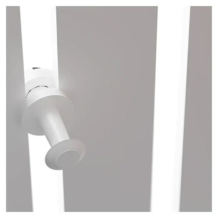 Admiral Designheizkörper Tokio - B x H: 550 x 1.500 mm, Weiß - Die Nahaufnahme zeigt den stilvollen, weißen Türstopper, der Funktionalität und minimalistisches Design vereint.