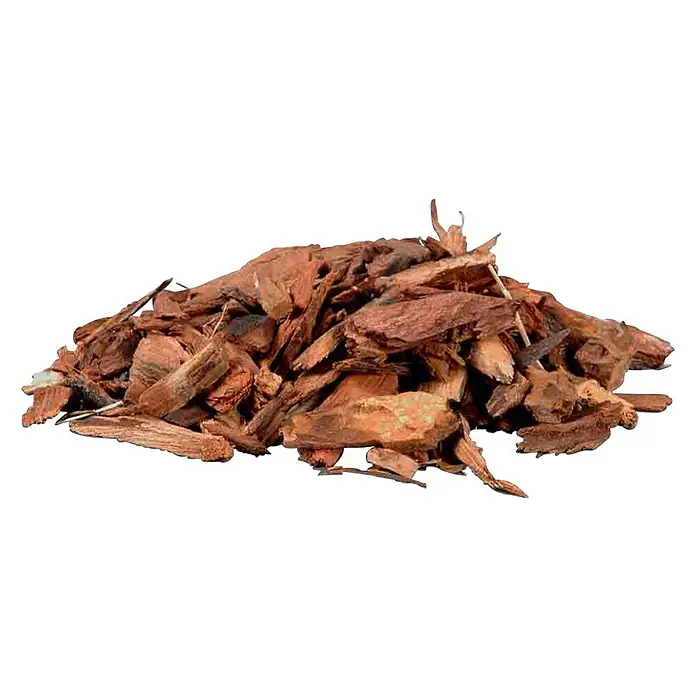 Char-Broil Räucherchips Mesquite - 900 g - Ein Haufen von Holzspänen, ideal für Gartenarbeit oder als Dekoration. Die natürliche Textur und Farbe machen sie vielseitig einsetzbar.