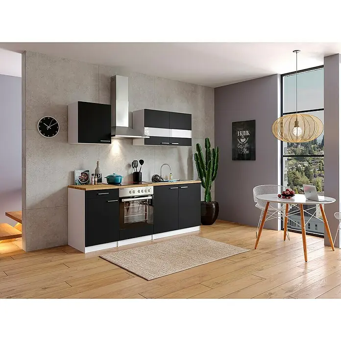 Respekta Singleküche Malia - Breite: 210 cm, Schwarz, Dekor Arbeitsplatte: Holzoptik, Volumen Backofen: 72 l - Helles, modernes Küchendesign mit schwarzen und weißen Schränken, ergänzt durch eine stilvolle Beleuchtung und Holzböden.