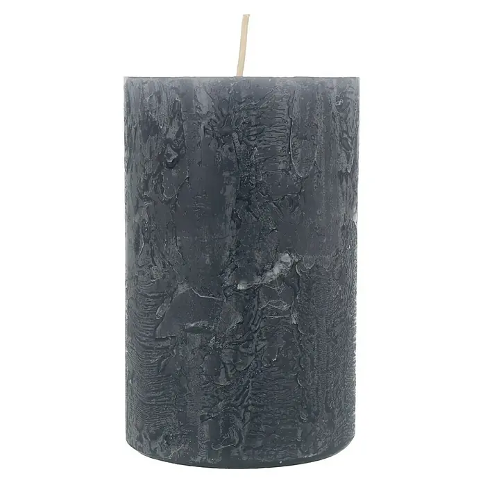 Stumpenkerze Rustic Safe - Ø x H: 7 x 11 cm, Anthrazit - Nahaufnahme einer grauen Stumpenkerze mit unebener Oberfläche und einem weißen Docht.