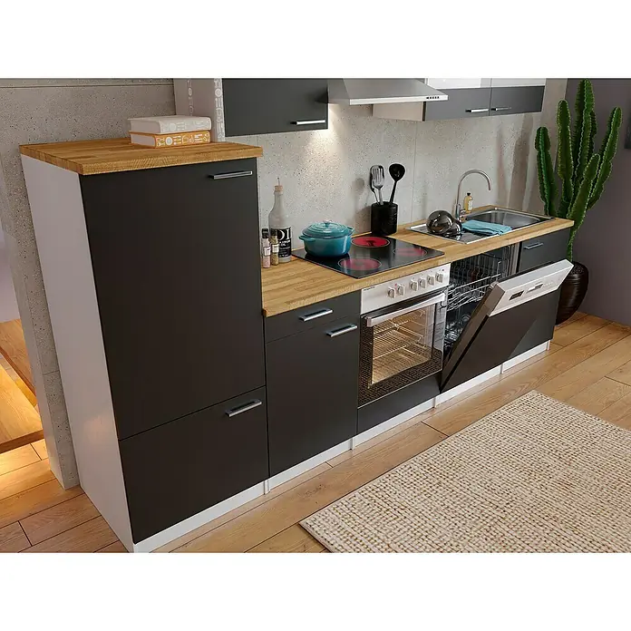 Respekta Küchenzeile Malia - Breite: 280 cm, Schwarz, Mit Elektrogeräten, Dekor Arbeitsplatte: Holzoptik, Volumen Backofen: 72 l - Eine moderne Küchenzeile mit dunklen Schränken, einer Spüle, einem Herd und einem Geschirrspüler. Das helle Holz der Arbeitsplatte bildet einen Kontrast.