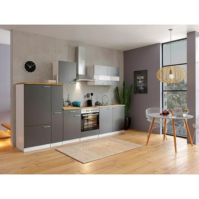 Respekta Küchenzeile Malia - Breite: 300 cm, Grau, Mit Elektrogeräten, Dekor Arbeitsplatte: Holzoptik, Volumen Backofen: 72 l - Moderne Küche mit grauen Schränken, Holzarbeitsplatte und Esstisch mit Blick auf die Aussicht. Die Küche bietet viel Stauraum und Arbeitsfläche.