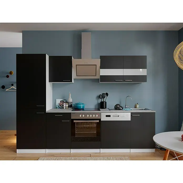 Respekta Küchenzeile Malia - Breite: 280 cm, Schwarz, Dekor Arbeitsplatte: Betonoptik, Mit Elektrogeräten, Volumen Backofen: 72 l - Elegante Küche mit schwarzen und grauen Schränken, Dunstabzugshaube und integrierten Geräten für einen modernen Look.