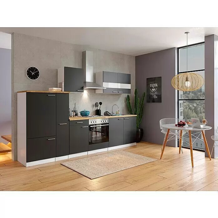 Respekta Küchenzeile Malia - Breite: 300 cm, Schwarz, Mit Elektrogeräten, Dekor Arbeitsplatte: Holzoptik, Volumen Backofen: 60 l - Moderne dunkelgraue Küche mit hellen Holz-Arbeitsplatten, integrierten Geräten und angrenzendem Essbereich.