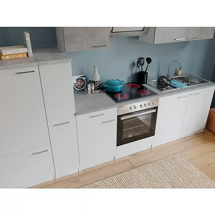 Respekta Küchenzeile Malia Typ 2 - Breite: 300 cm, Weiß/Beton, Mit Elektrogeräten - Stimmungsaufnahme