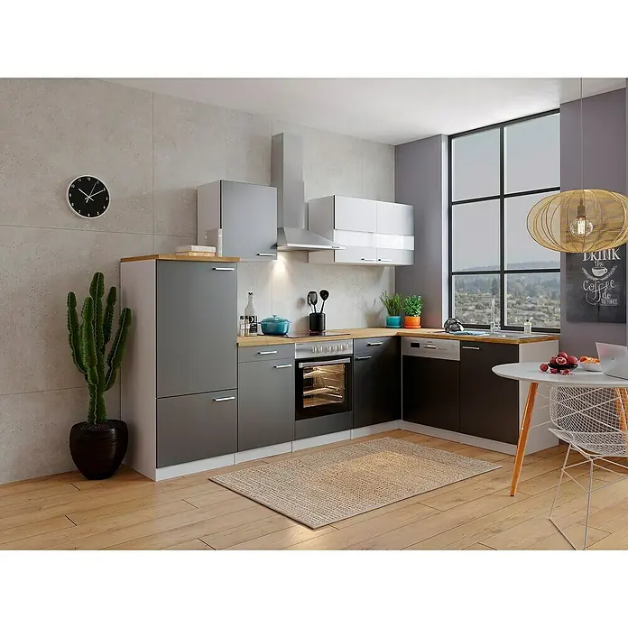 Respekta Winkelküche Malia Typ 3 - B x T x H: 280 x 172 x 200 cm, Grau, Mit Elektrogeräten - Moderne Küche mit grauen Schränken, Holzarbeitsplatten und Blick aus dem Fenster. Eine stilvolle und funktionale Küchengestaltung.