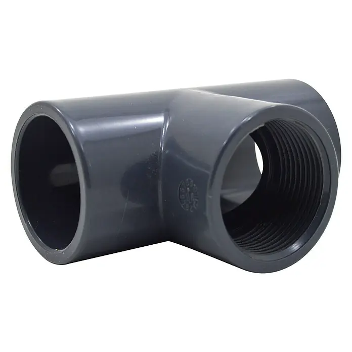 Te de PVC roscado - Diámetro del tubo: 25 mm, PVC - La imagen muestra una T de PVC, un accesorio de fontanería utilizado en sistemas de tuberías. La T es gris y tiene dos extremos lisos y un extremo roscado.