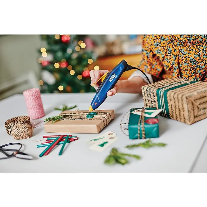 Rapid Pistola termoencoladora EG Pen - Diámetro cartucho de cola: 7 mm - Un lápiz de pegamento caliente inalámbrico de Rapid se utiliza para decorar regalos para Navidad con barras de lacre de colores.