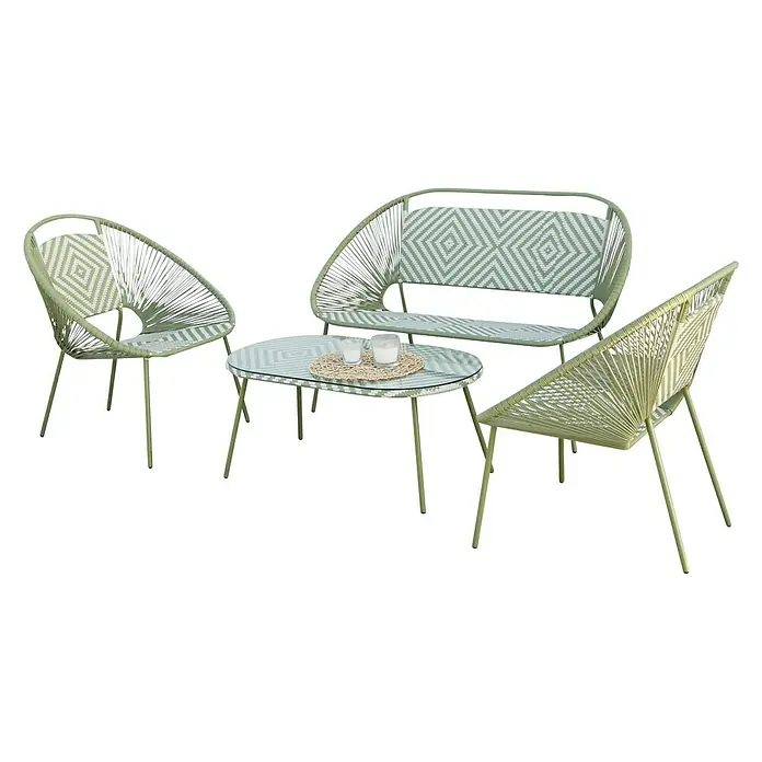 Conjunto de muebles Mariana - 4 pzs., Ratán sintético/Acero, Verde/Blanco - Esta imagen muestra un conjunto de patio verde claro con una mesa, un sofá biplaza y dos sillas. El mobiliario es moderno y elegante.