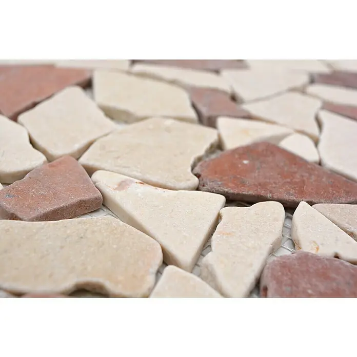 Mosaikfliese Mix CIOT 30/1513 - 30,5 x 30,5 cm, Beige/Braun, Matt - Nahaufnahme von unregelmäßigen Mosaikfliesen in Beige- und Rottönen, die ein natürliches und rustikales Muster erzeugen. Ideal für stilvolle Wand- und Bodengestaltung.