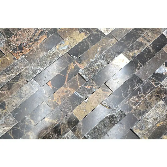 Selbstklebemosaik SAM 4NM55 - 30,5 x 30,5 cm, Dunkelbraun, Matt - Nahaufnahme eines Mosaikmusters aus schokoladenbraunen und grauen Marmorfliesen, die ein elegantes, strukturiertes Design ergeben.