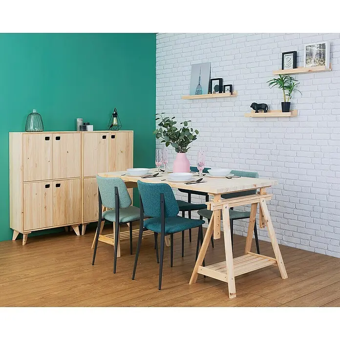 Astigarraga Holzbock Architekt - Tragkraft: 400 kg, Höhe: 70 cm, Kiefer, Natur - Dieses Bild zeigt ein Esszimmer mit einem Holztisch, Stühlen und einem Sideboard, das eine gemütliche und stilvolle Atmosphäre schafft.