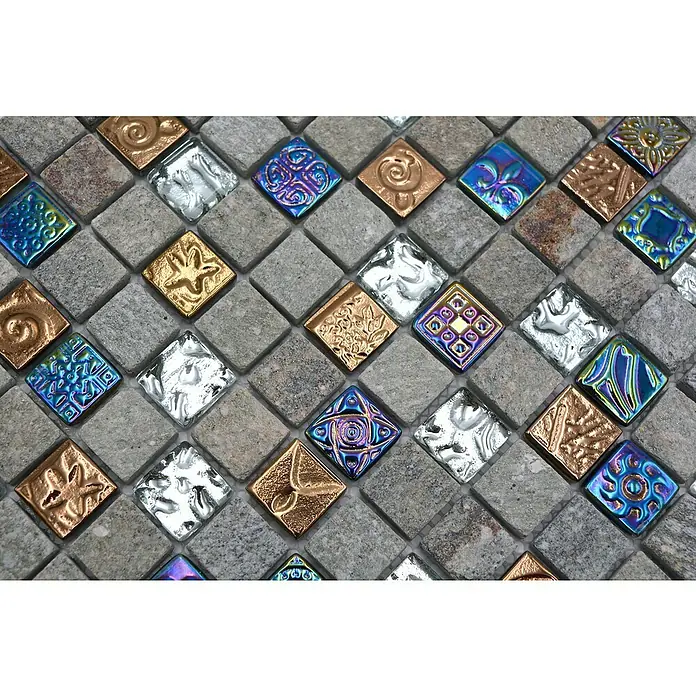 Mosaikfliese Quadrat Crystal Mix XCM CR37 - 29,8 x 29,8 cm, Grau, Matt - Nahaufnahme von schimmernden Mosaikfliesen mit dekorativen Mustern in verschiedenen Farben und Texturen.