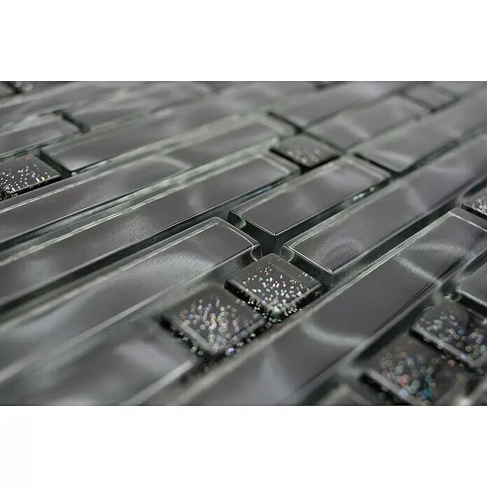 Mosaikfliese Verbund Crystal Chic XCM MV708 - 29,8 x 30,4 cm, Glänzend - Dunkelgraue Glasmosaikfliesen, abwechselnd mit schwarzen, glitzernden, irisierenden Quadratfliesen.