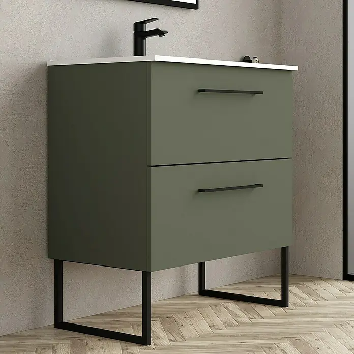 Artysan Mueble bajo de lavabo Arosa - L x An x Al: 44,6 x 80 x 64 cm, Musgo - Imagen de un mueble de baño con dos cajones en verde oliva con tiradores y patas negras, coronado con una encimera blanca y grifo negro.