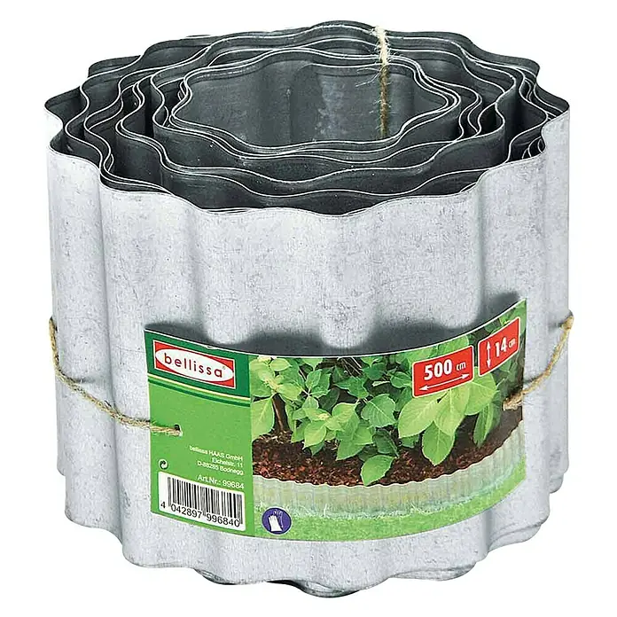 Bellissa Rasenkante Welle - 500 x 14 cm, Metall, Verzinkt - Das Bild zeigt eine Rolle Bellissa Beetumrandung aus Metall, ideal für Gartenliebhaber, um Beete sauber abzugrenzen.