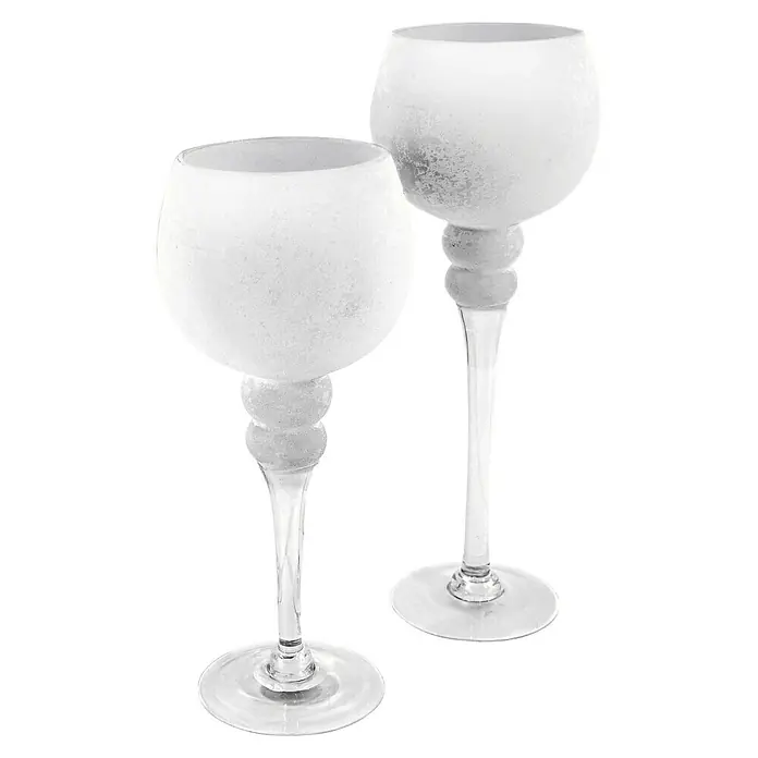 KerzenhalterØ x H: 13 x 30 cm, Weiß - Nahaufnahme von zwei dekorativen weißen Glas-Kerzenständern mit eleganten Stielen und runden Sockeln.