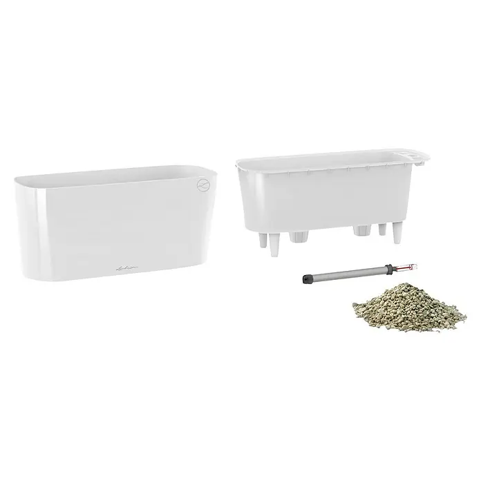 Lechuza Pflanzkasten Delta - Außenmaß (L x B x H): 40 x 15 x 18 cm, Kunststoff, Weiß - Nahaufnahme eines Lechuza-Balkon-Blumenkastens mit Zubehör, das ein Pflanzgefäß, ein Bewässerungssystem und Substrat umfasst.
