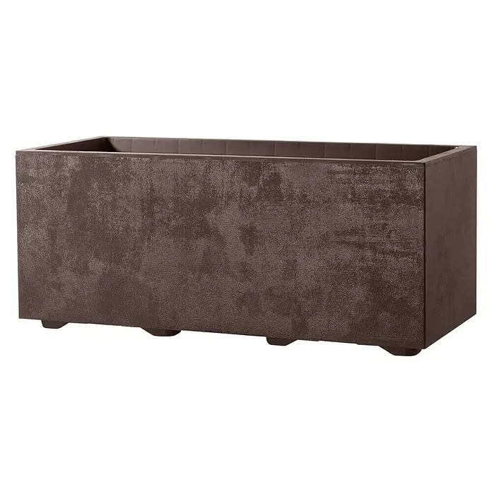 Deroma Millennium Pflanzkasten - Außenmaß (L x B x H): 59 x 25 x 25 cm, Kunststoff, Brownstone, Mit Bewässerungssystem - Ein rechteckiger, brauner Pflanzkasten aus robustem Material, ideal für den Garten oder die Terrasse. Er ist schlicht und funktionell.