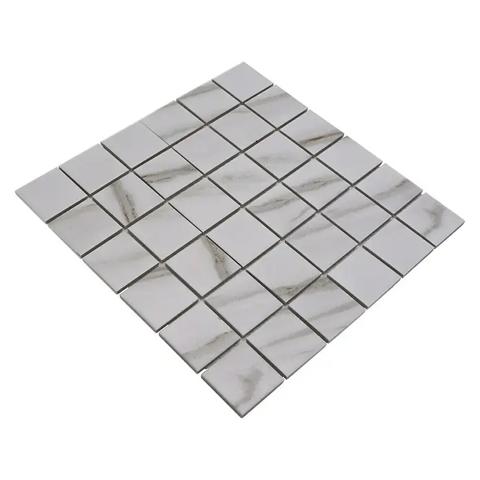 Mosaikfliese Quadrat Calacatta CIM Q48 CT - 30,6 x 30,6 cm, Weiß, Matt - Quadratische Mosaikfliese mit Marmoroptik, ideal für stilvolle Wand- und Bodengestaltungen im Innenbereich.