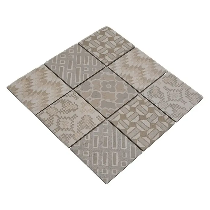 Mosaikfliese Quadrat Pico B - 29,8 x 29,8 cm, Grau, Matt - Diese Nahaufnahme zeigt ein quadratisches Set aus 9 verzierten Keramikfliesen in neutralen Farben, ideal für moderne Dekorationsprojekte.