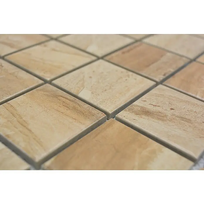 Mosaikfliese Quadrat CTR Q31CM - 30,6 x 30,6 cm, Beige, Matt - Nahaufnahme von beigen quadratischen Fliesen mit einem subtilen Marmormuster, die ein elegantes und modernes Design zeigen.